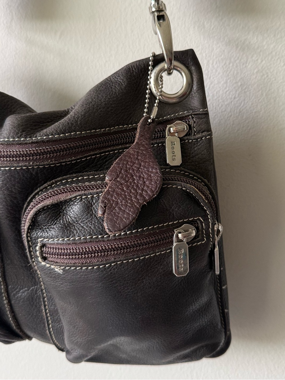 Roots Villager Dark Brown Leather Crossbody/Shoulder Bag - Picture 2 of 8